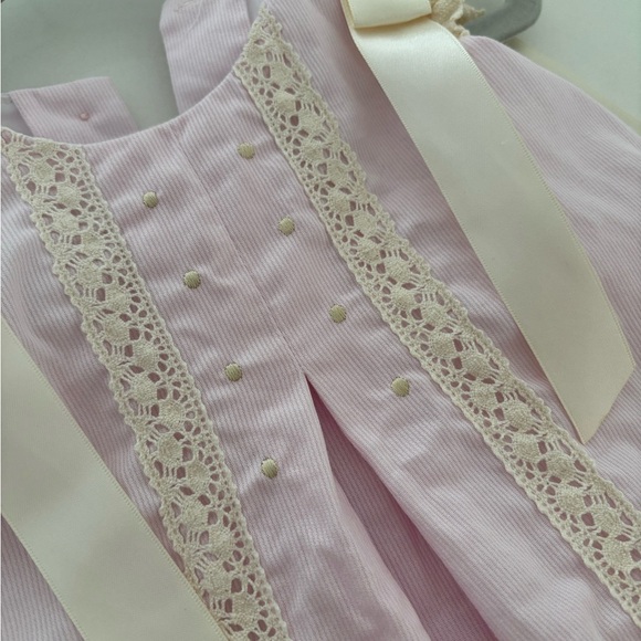 Elegant Pink Baby Dress with Lace Trim - Picture 2 of 3